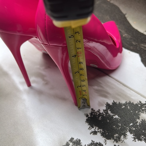 Beautiful Bold pink heels - Beast Fashion - Picture 5 of 9